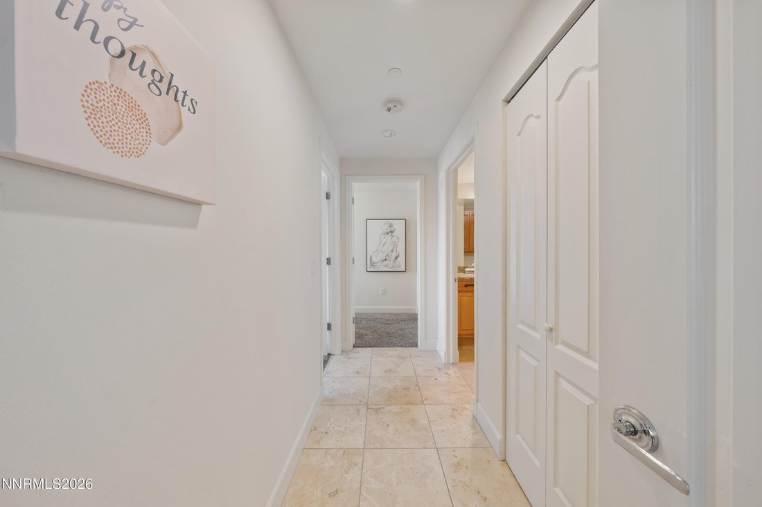 Townhouse in Reno, Nevada, United States 3 - 17599431
