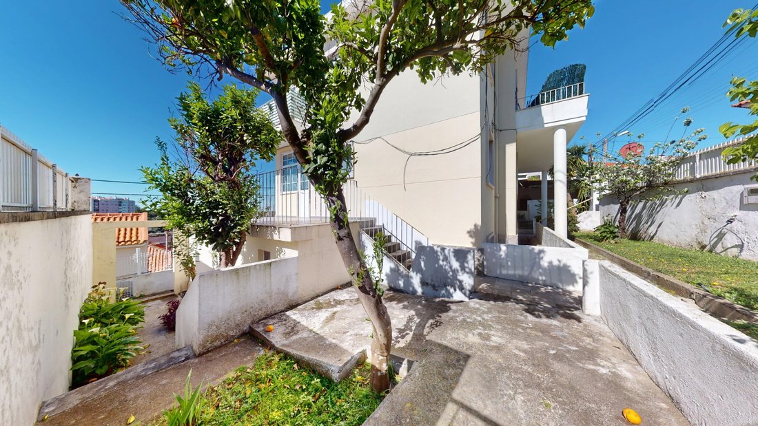 House in Alges, Lisbon, Portugal 3 - 17613333