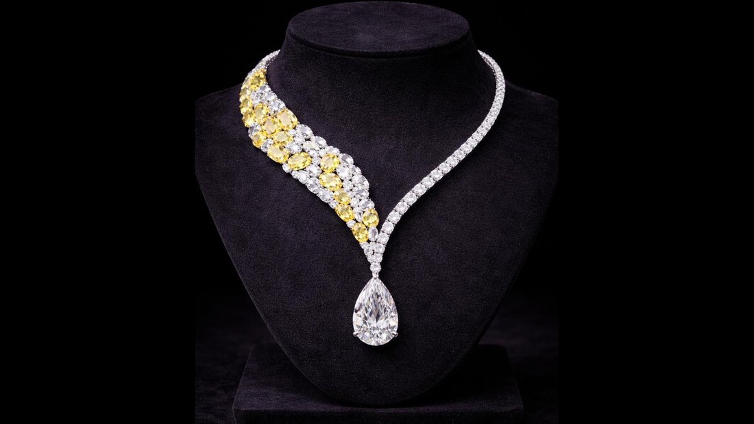 Necklace in Köln, Germany 1 - 17606490
