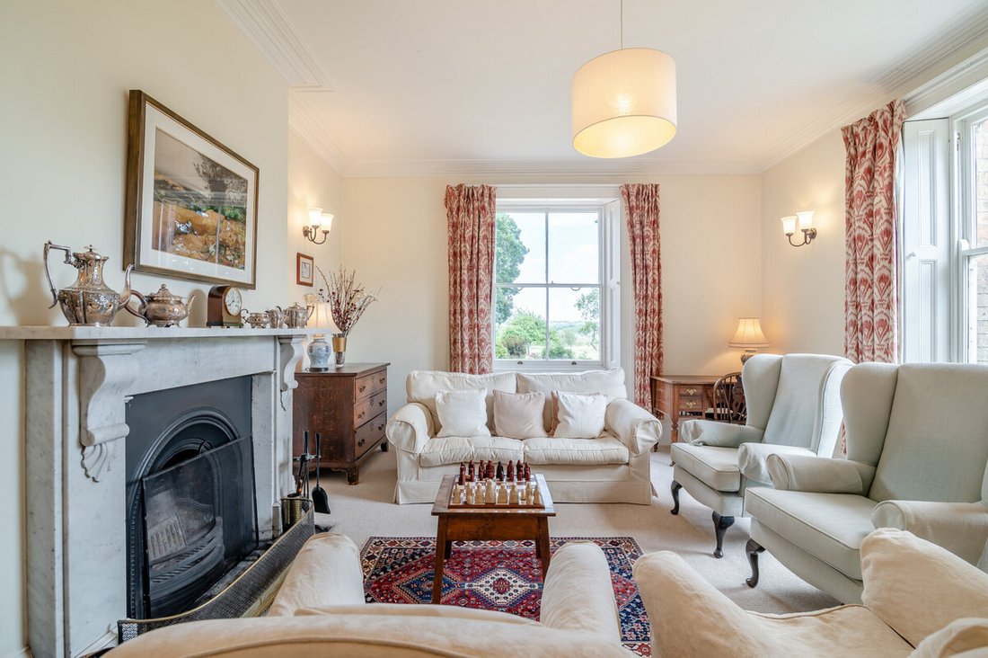 Country House in Oldbury on Severn, Oldbury-on-Severn, England 5 - 17616323