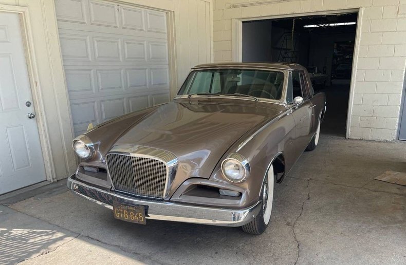 Coupe in Glendale, United States 1 - 17616163