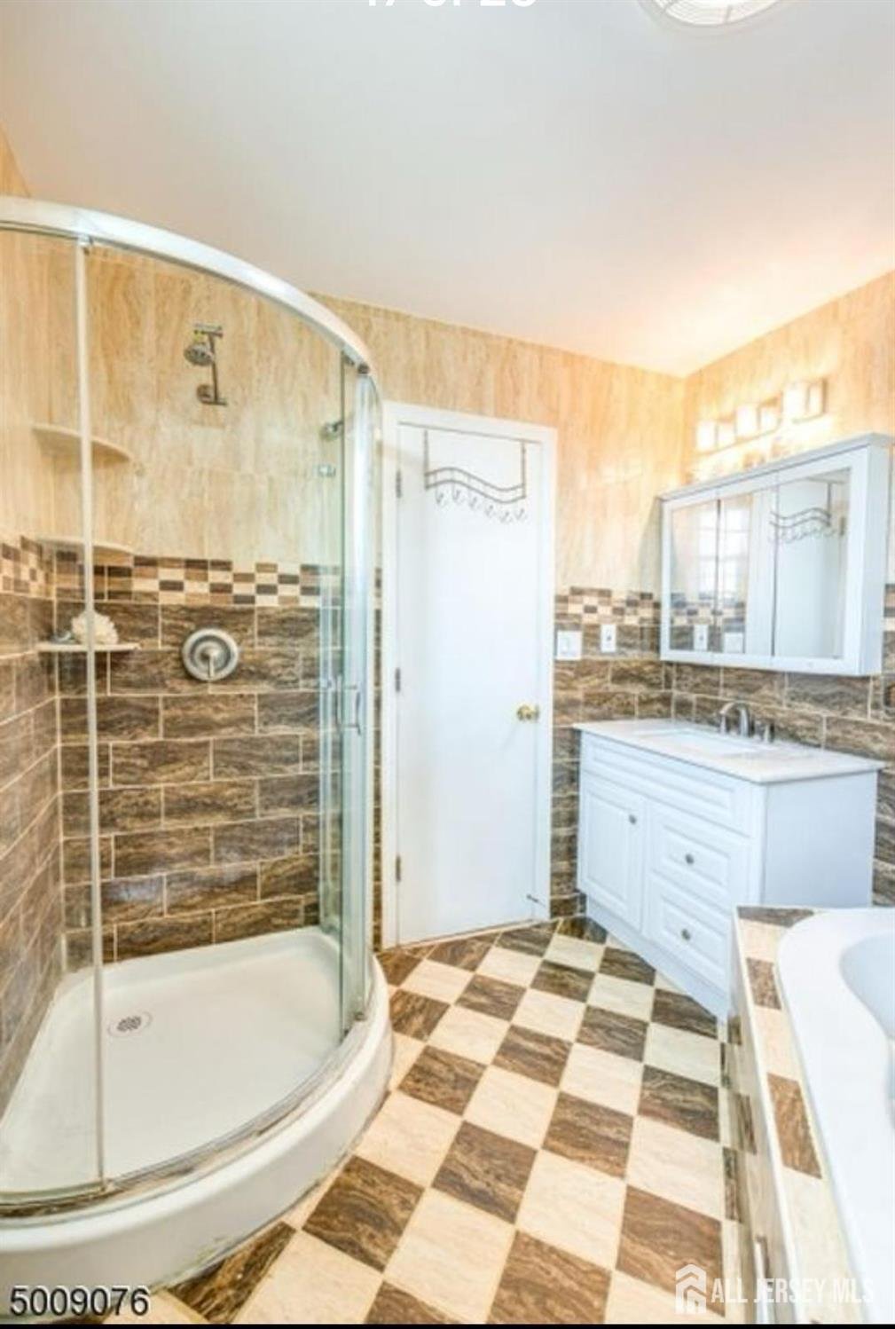 House in Woodbridge Township, New Jersey, United States 2 - 17615976