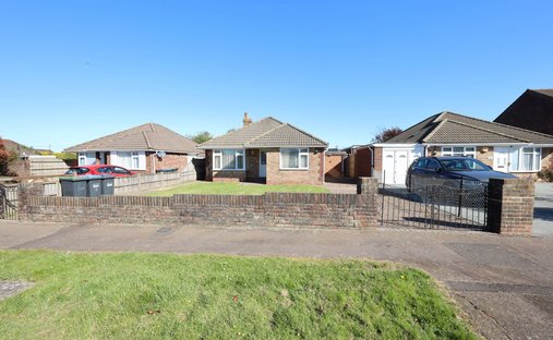 Bungalow in Burgess Hill, England 1