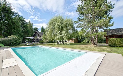 House in Saint-Léger-en-Yvelines, Ile-de-France, France 1