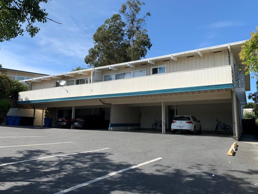 Belmont, California, United States 1 - 17615792