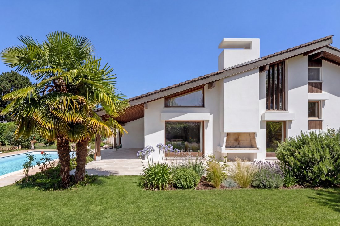 A Rare Opportunity In Commugny: Create The Villa Of Your Dreams !