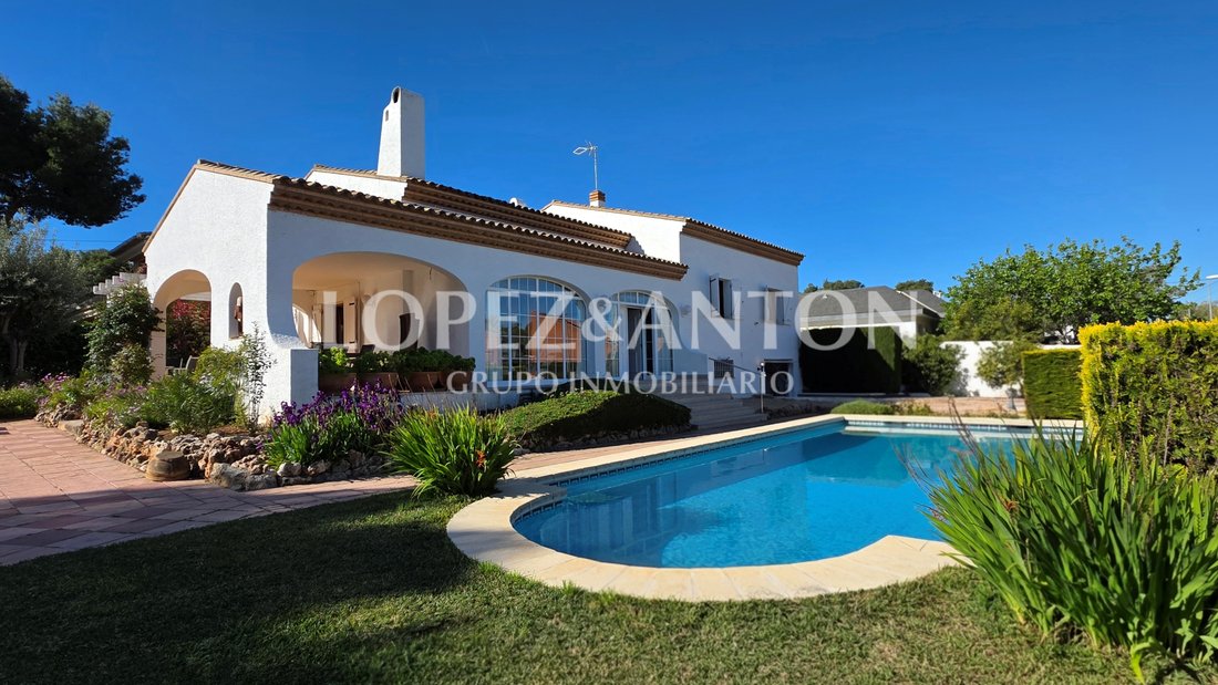 Villa in l'Eliana, Valencian Community, Spain 1 - 17616815