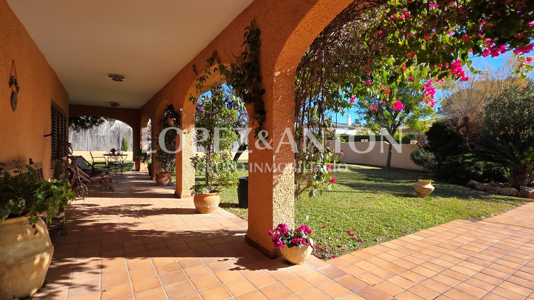 Villa in la Pobla de Vallbona, Valencian Community, Spain 5 - 17616848