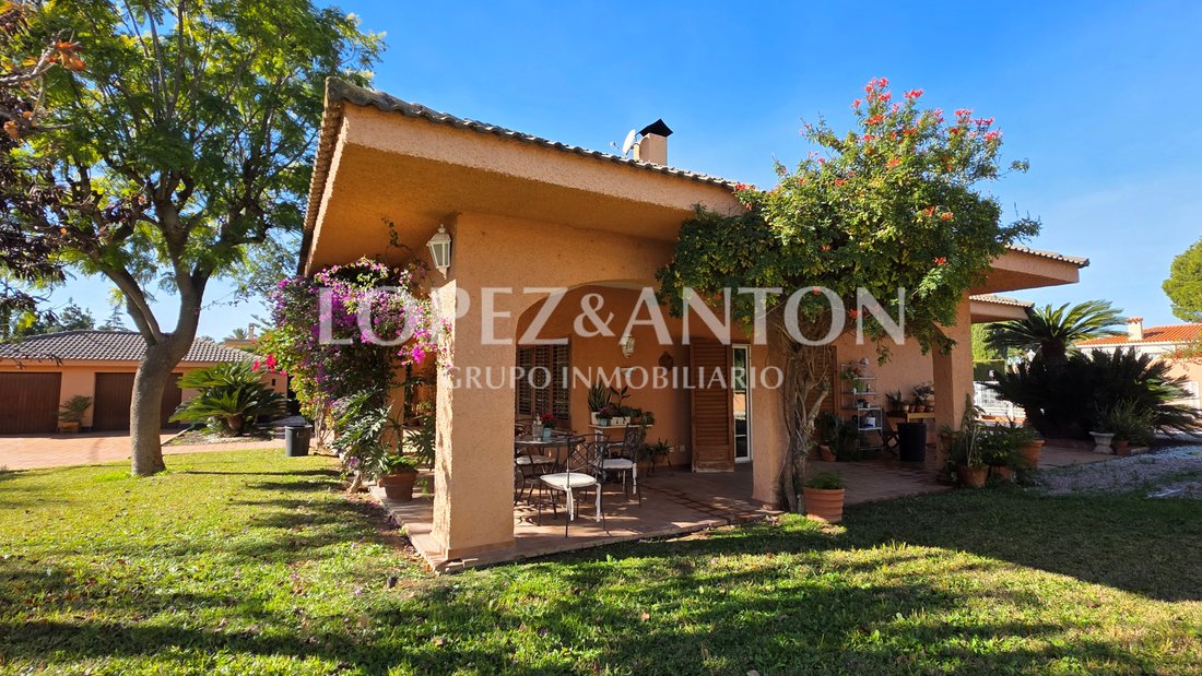Villa in la Pobla de Vallbona, Valencian Community, Spain 3 - 17616848