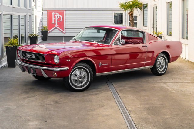 Coupe in Bellevue, WA, United States 2 - 17616842