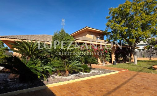 Villa in la Pobla de Vallbona, Valencian Community, Spain 1