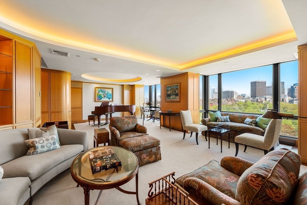 Condo in Boston, Massachusetts, United States 1 - 17617687