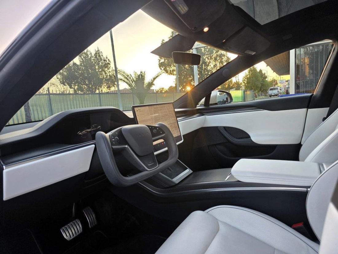 Sedan in San Bernardino, CA, United States 5 - 17617194