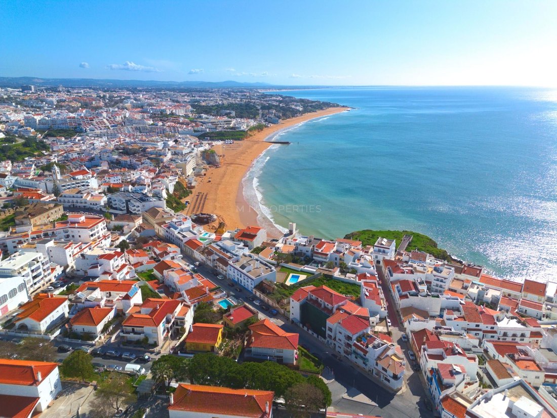 Apartment in Praia dos Pescadores, Olhos de Agua, Portugal 1 - 17617525