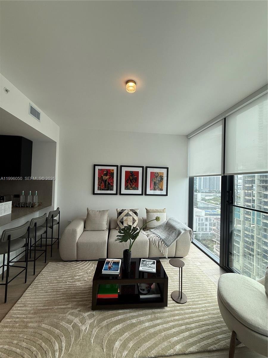 Condo in Miami, Florida, United States 4 - 17617002