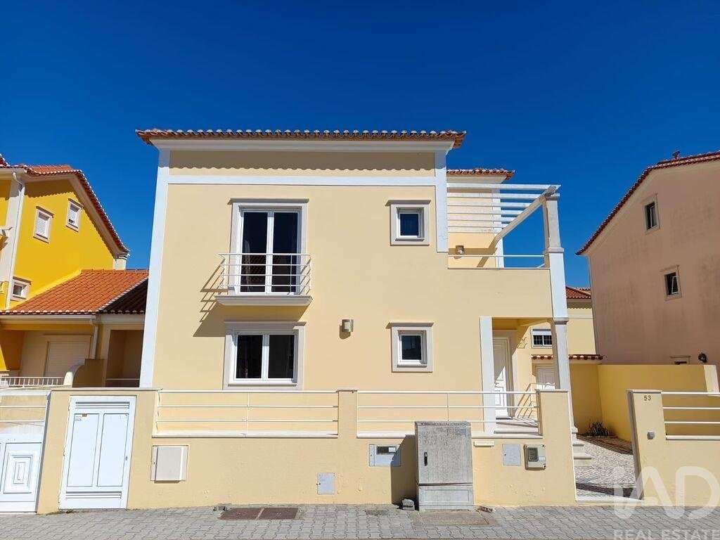 Townhouse in Atouguia da Baleia, Leiria District, Portugal 1 - 17617368