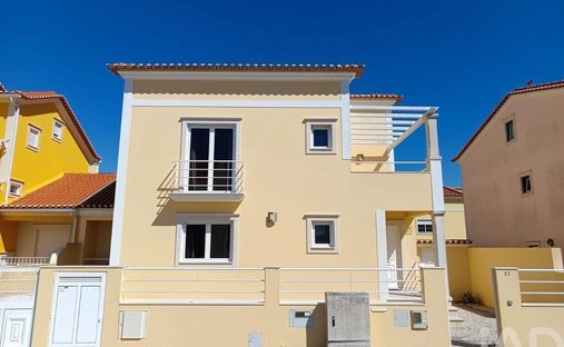 Townhouse en Atouguia da Baleia, Distrito de Leiria, Portugal 1