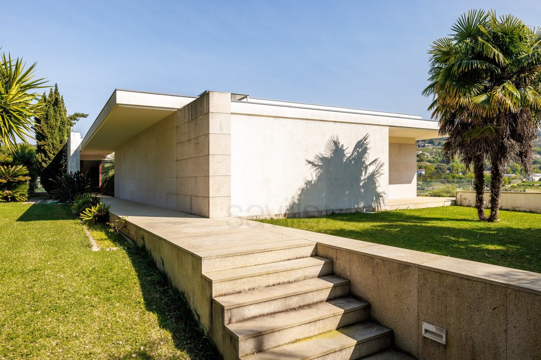 House in Oliveira de Azemeis, Santiago de Riba-Ul, Ul, Macinhata da Seixa e Madail, Aveiro District, Portugal 3 - 17123195
