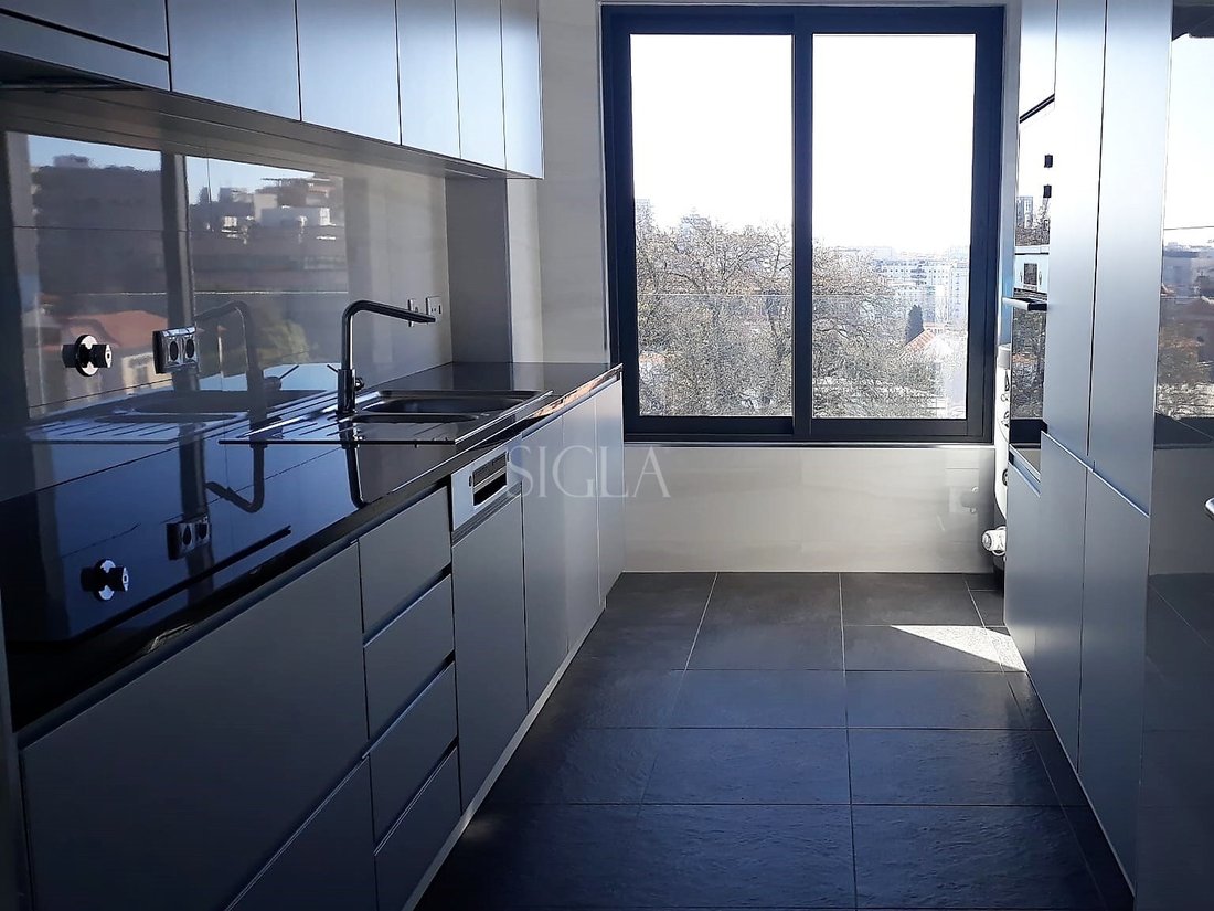Apartment in Cedofeita, Santo Ildefonso, Se, Miragaia, Sao Nicolau e Vitoria, Porto District, Portugal 5 - 16845236