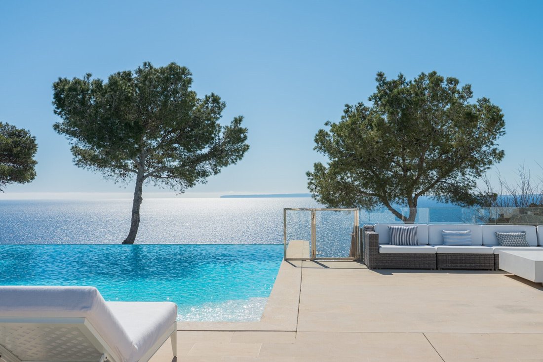 Villa in Cap Martinet, Santa Eularia des Riu, Balearic Islands 1 - 17617738