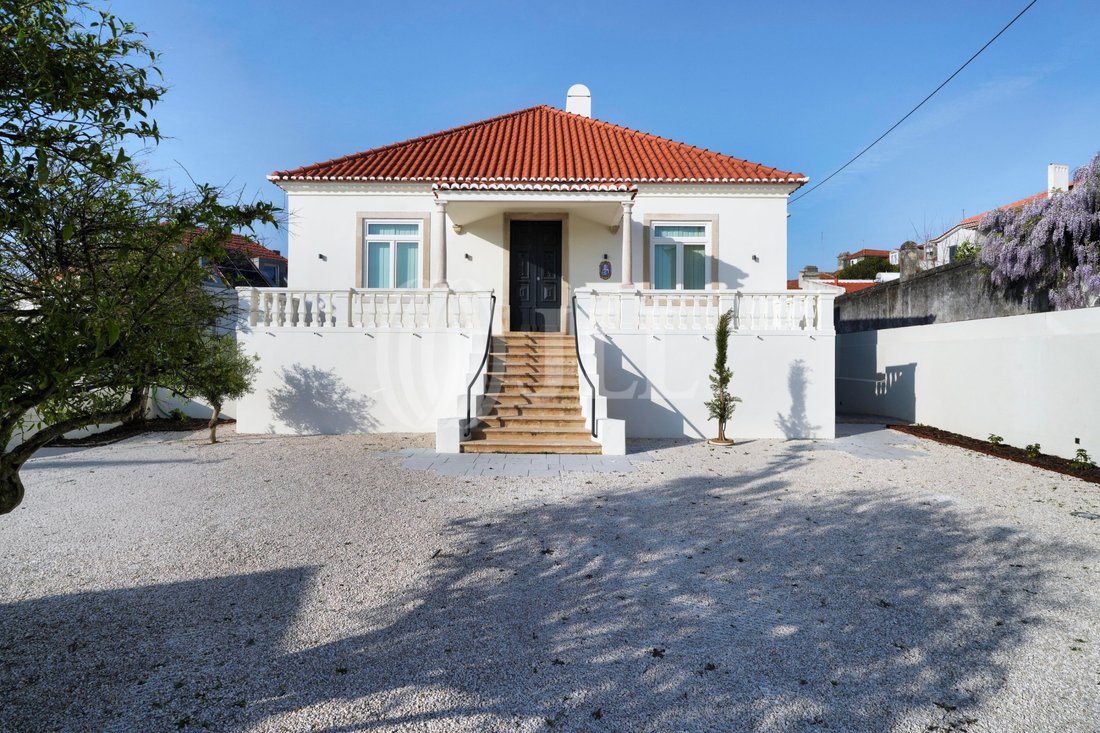 House in Oeiras e Sao Juliao da Barra, Paco de Arcos e Caxias, Lisbon, Portugal 1 - 17617759