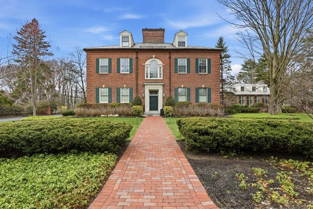 Condo in Winchester, Massachusetts, United States 1 - 17617799