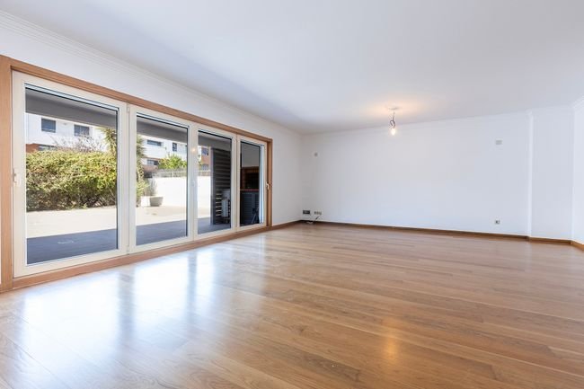Apartment in Paco de Arcos, Lisbon, Portugal 5 - 17618046