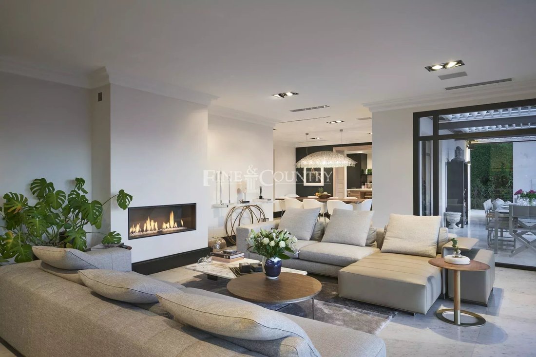 Villa in Cannes, Provence-Alpes-Côte d'Azur, France 3 - 12838570