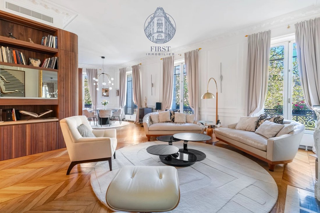 Apartment in Paris, Île-de-France, France 1 - 17618512