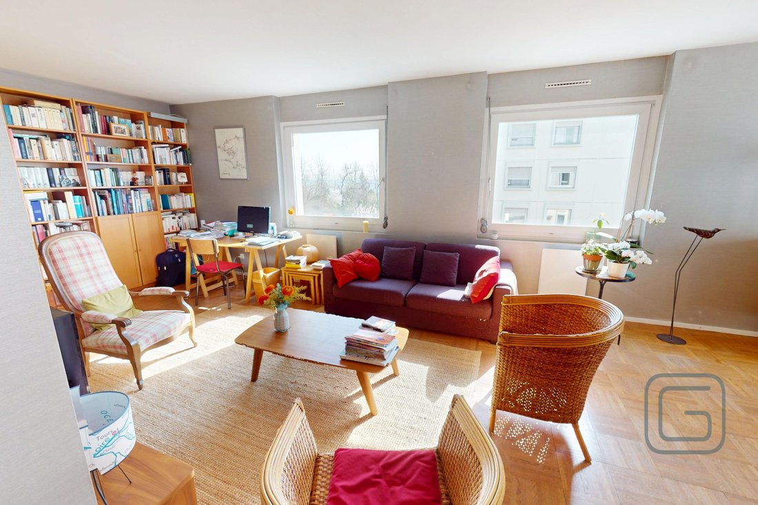 Apartment in Champvert-Point du Jour-Saint Irénée, Lyon 5e Arrondissement, Lyon 1 - 17411965