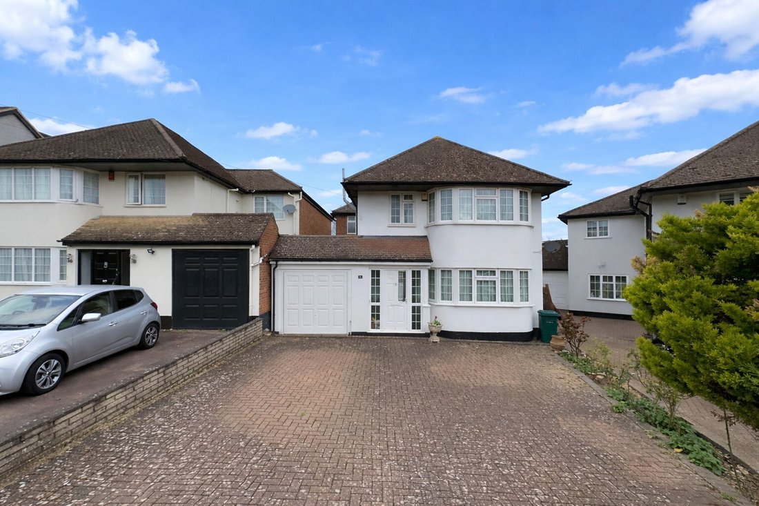 House in Edgware, Barnet, England 2 - 17618182