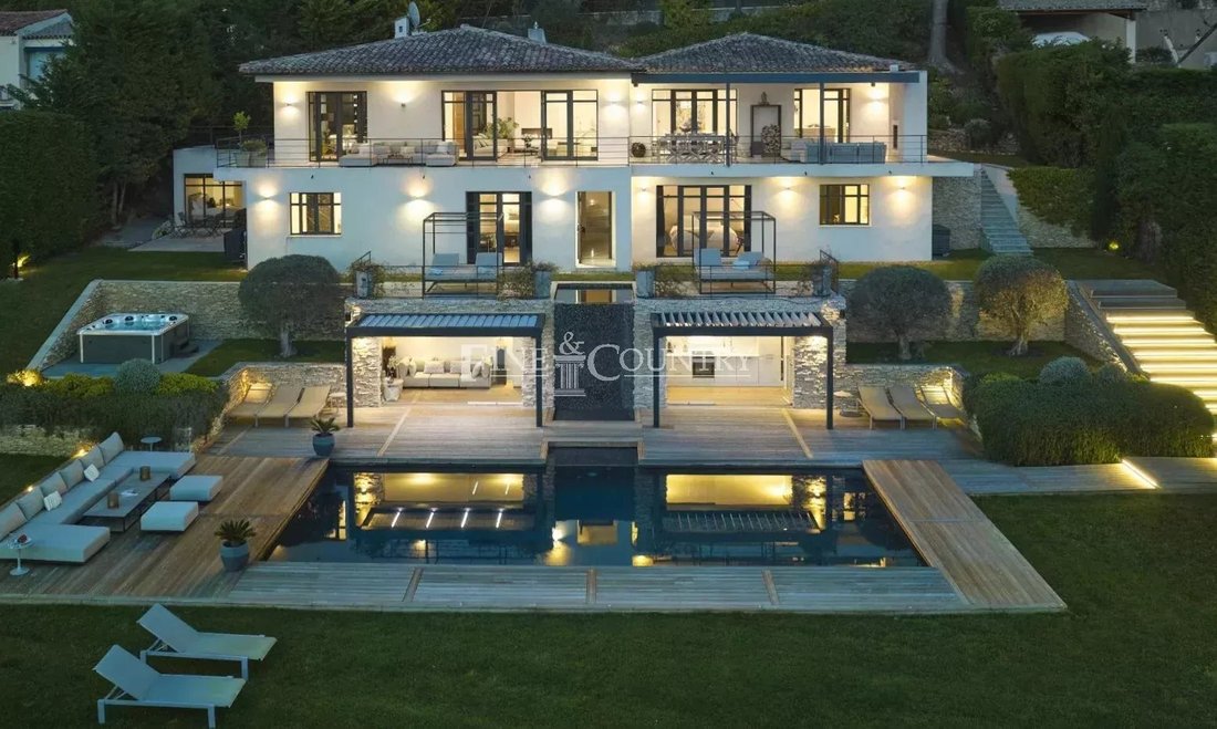 Villa in Cannes, Provence-Alpes-Côte d'Azur, France 1 - 12838570