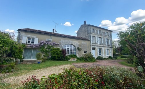 House in Zone Rurale, La Couronne, France 1