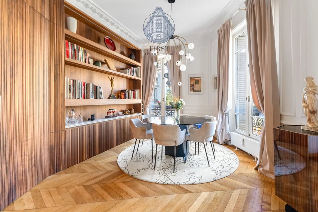 Apartment in Paris, Île-de-France, France 5 - 17618512