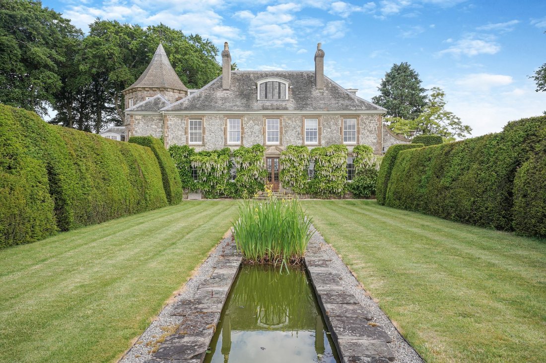 House in Mere, England 1 - 16720742