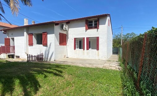 House in Guéthary, Nouvelle-Aquitaine, France 1