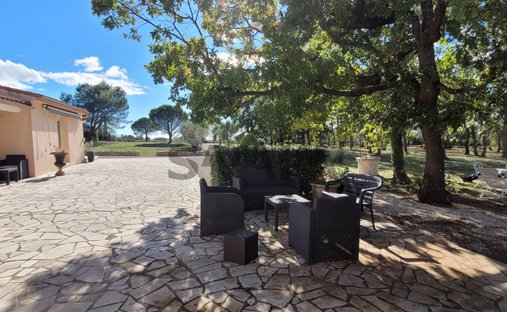 Finca en Clarensac, Occitania, Francia 1