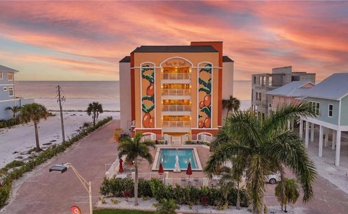 Condo in Fort Myers Beach, Florida, United States 1