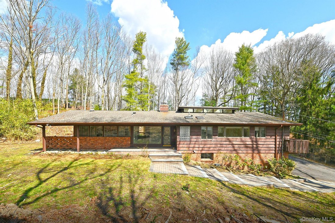 House in Melville, New York, United States 1 - 17618039