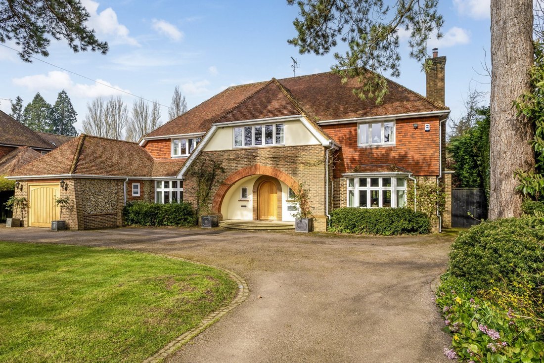 House in Breadcroft, Harpenden, England 1 - 17618489
