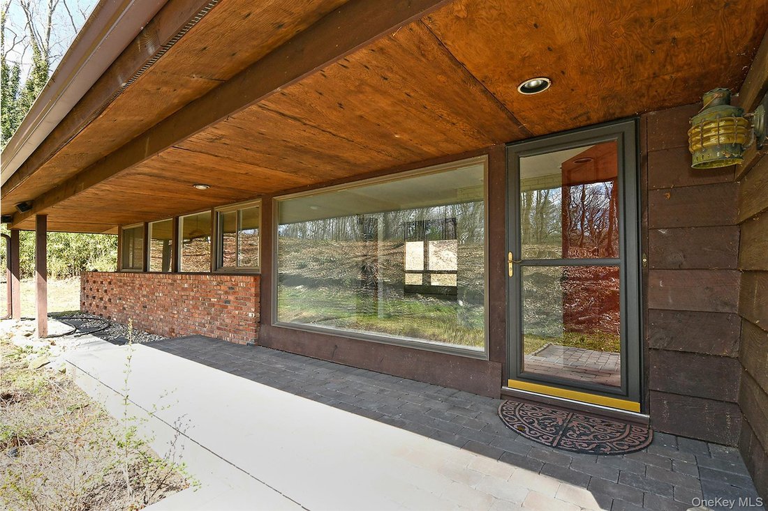 House in Melville, New York, United States 5 - 17618039