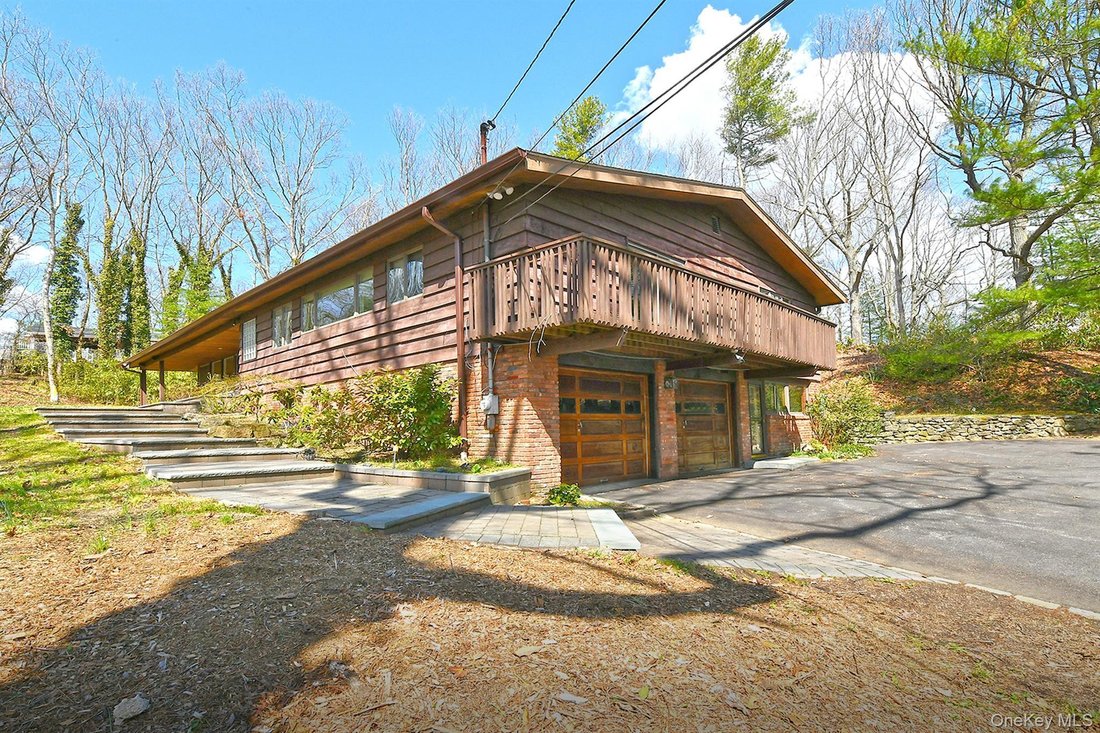 House in Melville, New York, United States 4 - 17618039
