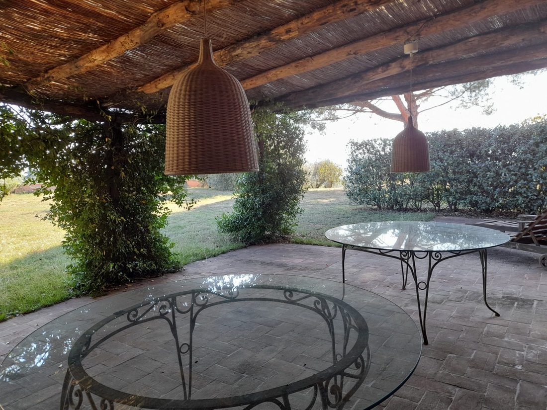Villa in Borgo a Cascia, Reggello, Tuscany 2 - 17618420