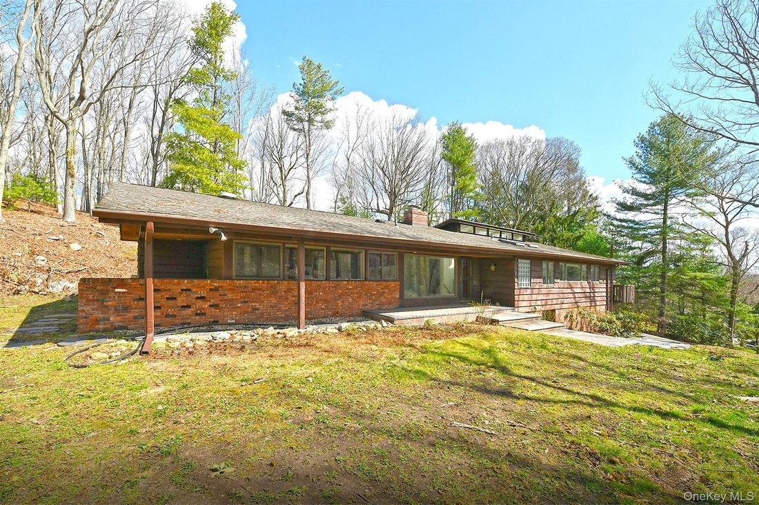 House in Melville, New York, United States 2 - 17618039