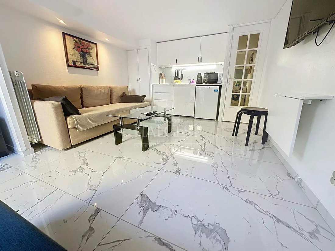 Apartment in French Riviera, Provence-Alpes-Côte d'Azur, France 1 - 17618679