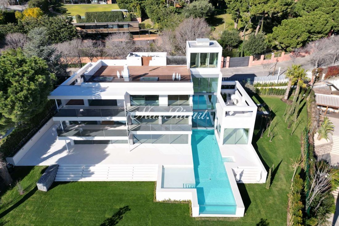 Villa in Les Corts, Barcelona, Spain 1 - 17618124