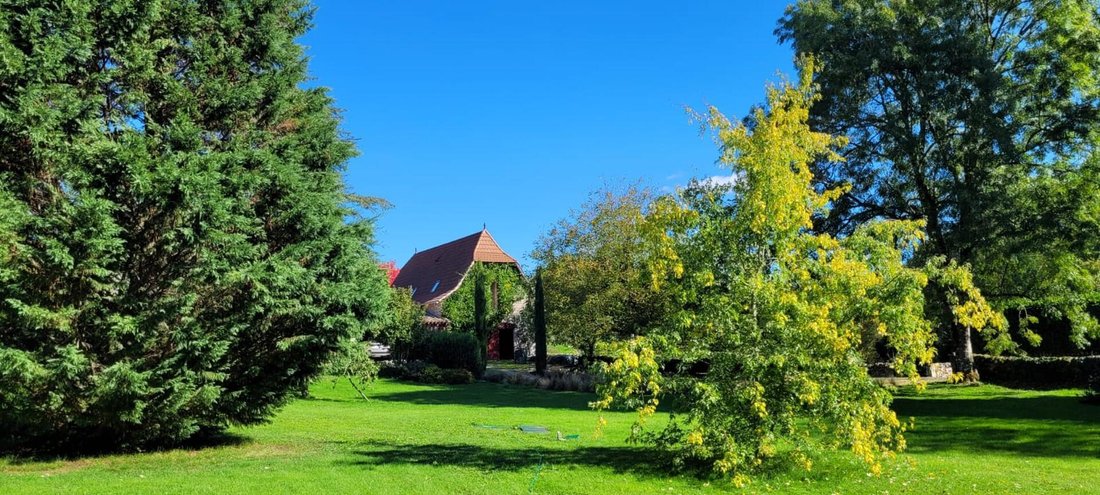 Estate in Lacapelle-Marival, Occitania, France 4 - 17619209