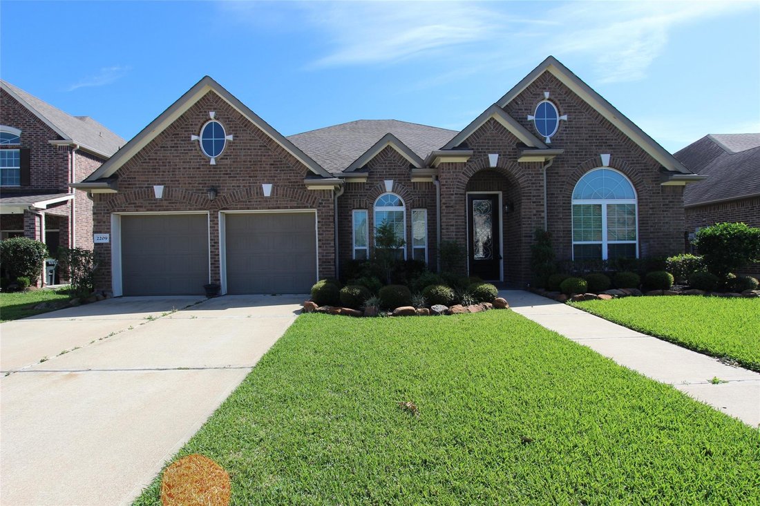 House in Brookside Village, Texas, United States 2 - 17544102