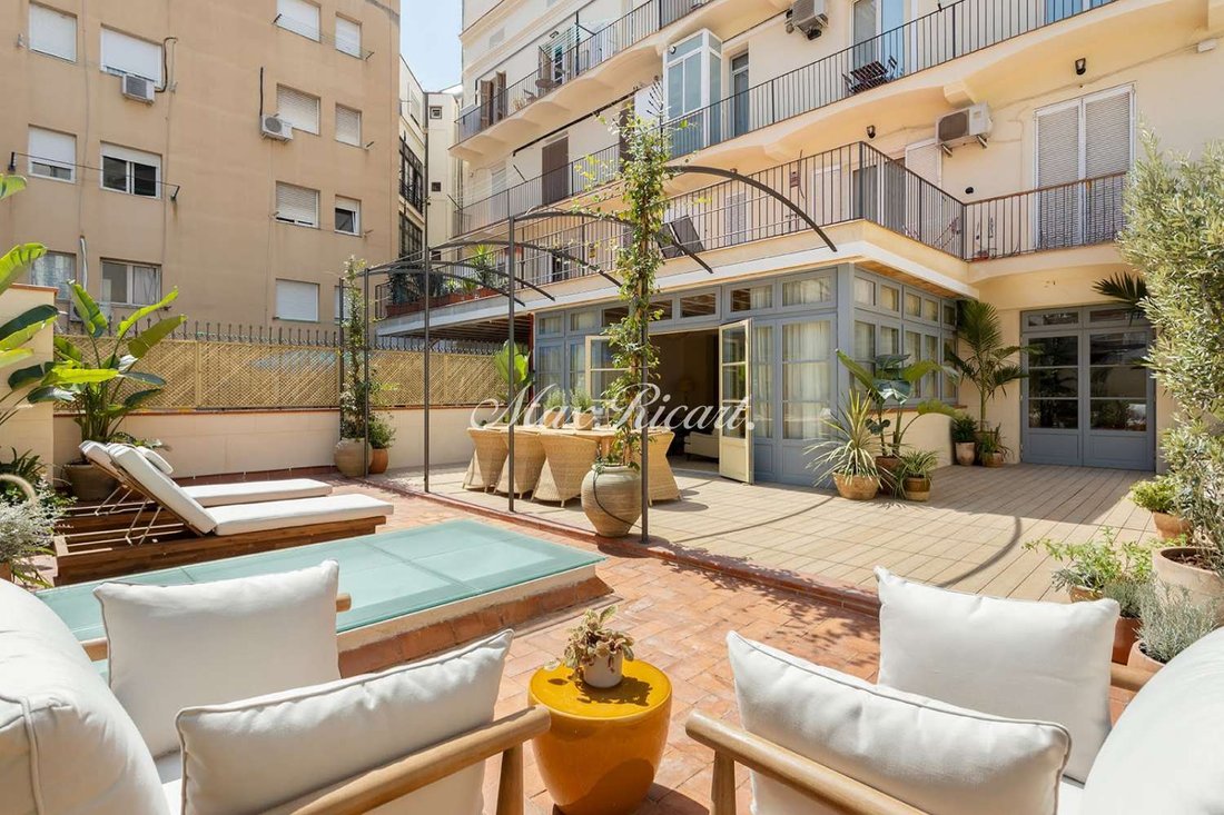 Apartment in Eixample, Barcelona, Spain 1 - 17618322