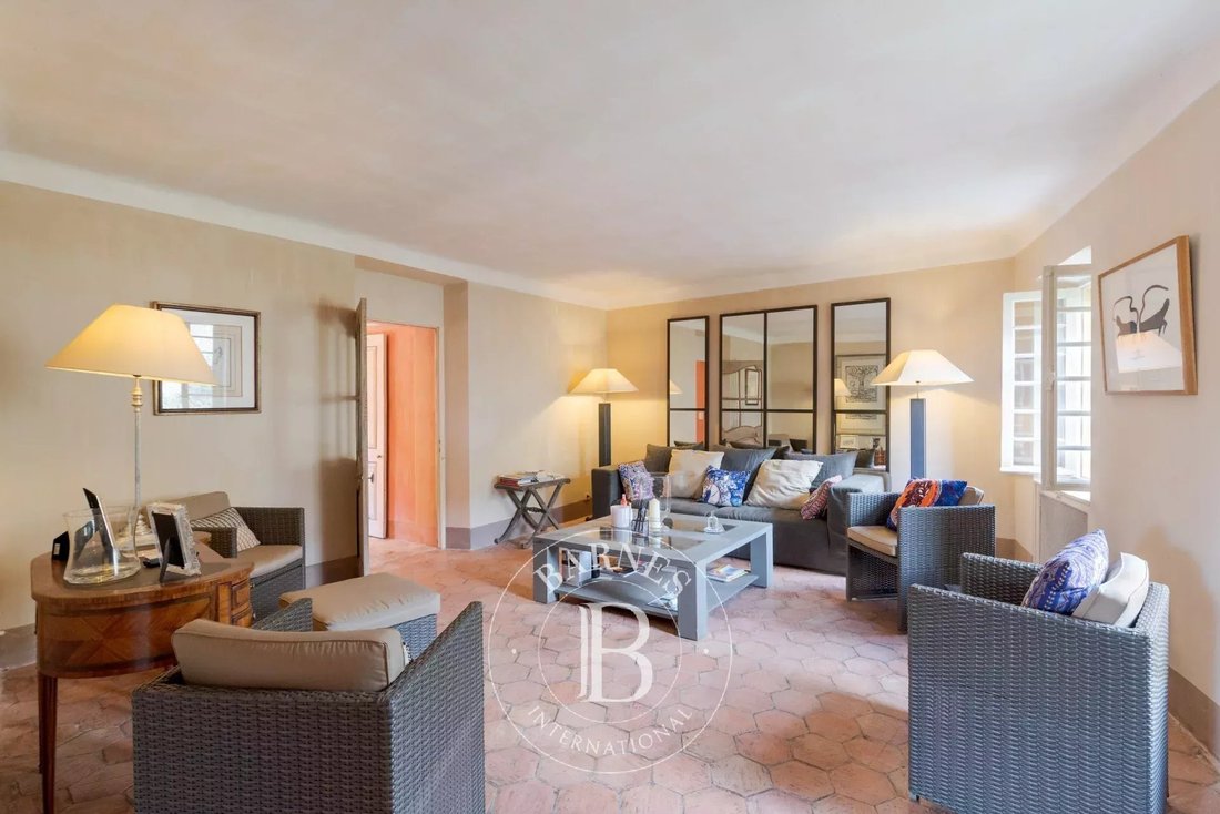 Country House in Grasse, Provence-Alpes-Côte d'Azur, France 3 - 17619779